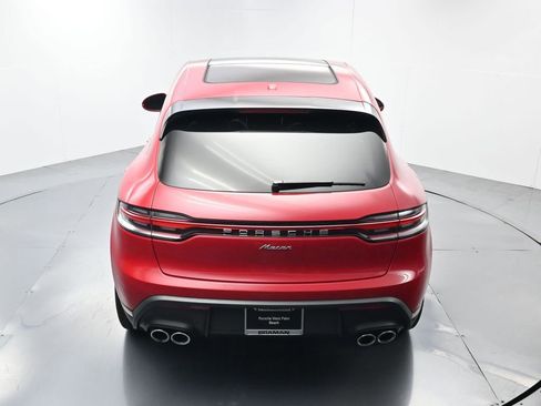 Certified 2025 Porsche Macan AWD/4WD image 36