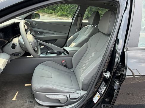 Used 2024 Hyundai Elantra SEL FWD image 16