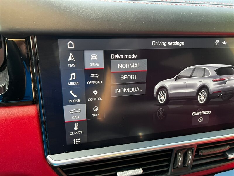 Used 2020 Porsche Cayenne AWD/4WD image 38