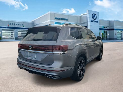 Used 2024 Volkswagen Atlas SEL Premium R-Line image 6