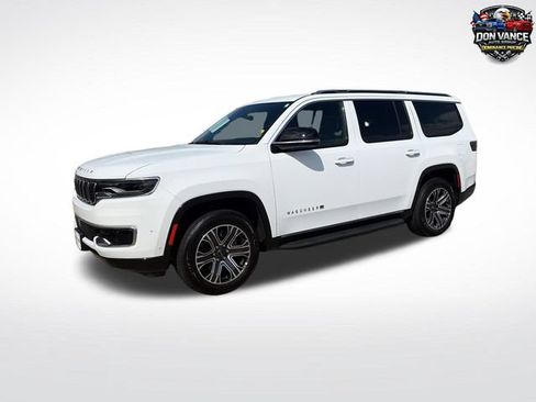 Used 2025 Jeep Wagoneer 4WD image 1