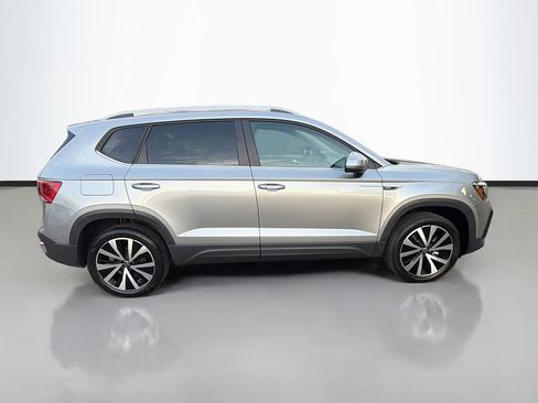 Used 2023 Volkswagen Taos SE FWD image 8