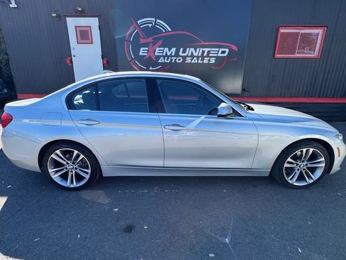 Used 2018 BMW 330i xDrive Sedan AWD/4WD image 6