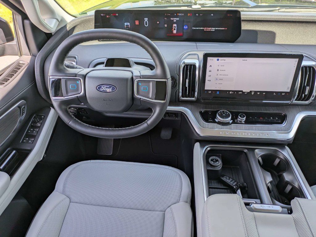 New 2026 Ford Expedition Platinum w/ Platinum Ultimate Package AWD/4WD image 43