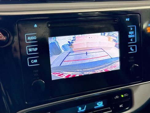 Used 2018 Toyota Corolla LE FWD image 14
