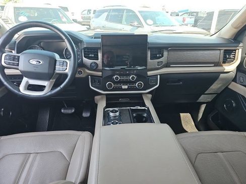 Used 2023 Ford Expedition Limited AWD/4WD image 11