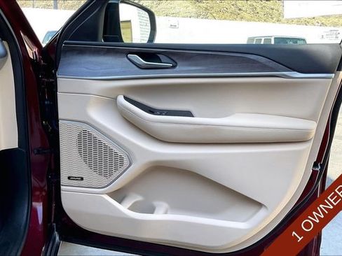 Certified 2023 Jeep Grand Cherokee Limited w/ Luxury Tech Group II RWD image 23