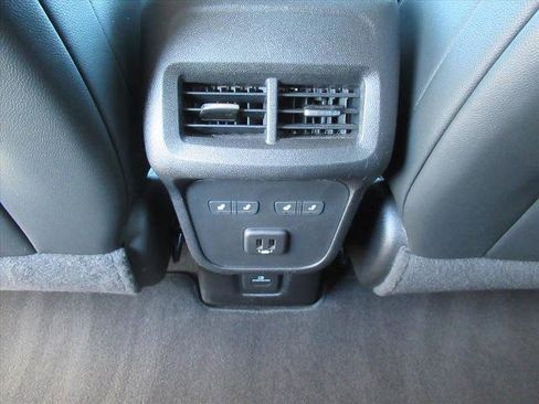 Used 2019 Chevrolet Equinox Premier image 31