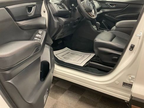 Certified 2025 Subaru Ascent Bronze Edition AWD/4WD image 4