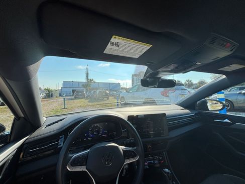 Used 2025 Volkswagen Jetta Sport image 33