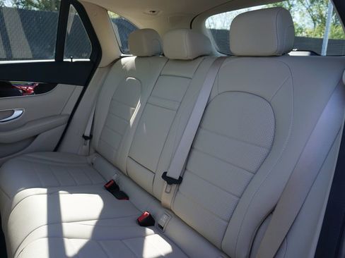 Used 2019 Mercedes-Benz GLC 300 image 40