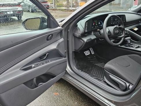 New 2026 Hyundai Elantra Sport FWD image 17