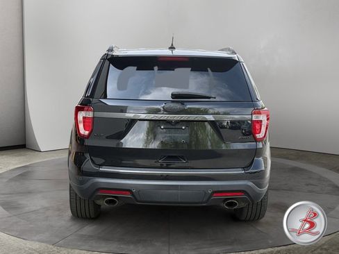 Used 2018 Ford Explorer XLT w/ Equipment Group 202A image 6
