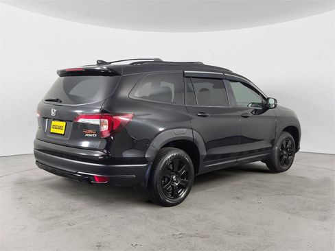 Certified 2022 Honda Pilot TrailSport image 5
