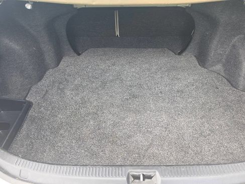 Used 2010 Toyota Camry LE image 23