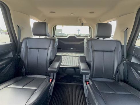 Used 2022 Ford Expedition XLT RWD image 11