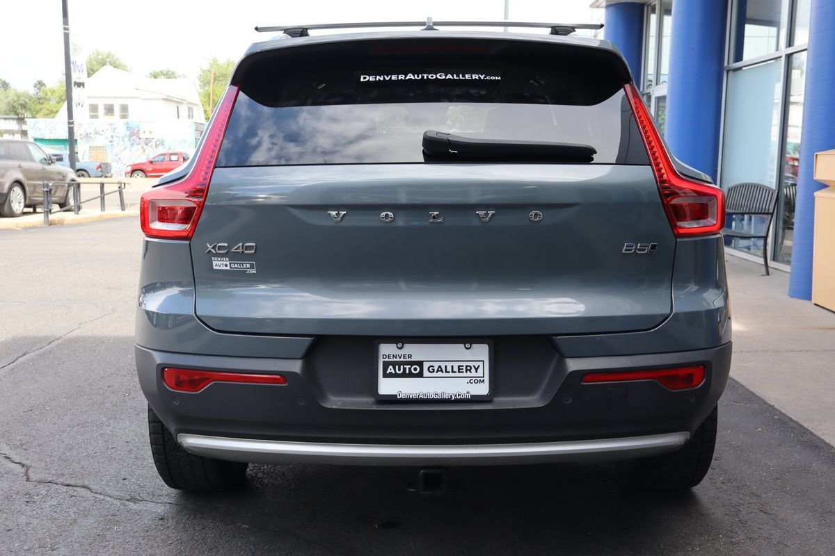 Used 2023 Volvo XC40 B5 Plus AWD/4WD image 4