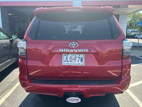 Used 2022 Toyota 4Runner TRD Sport w/ Technology Package AWD/4WD image 4