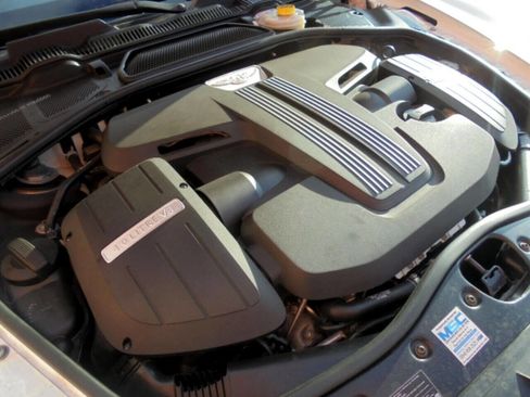 Used 2016 Bentley Flying Spur V8 image 34