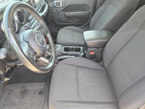 Used 2023 Jeep Wrangler Unlimited w/ Cold Weather Group AWD/4WD image 15