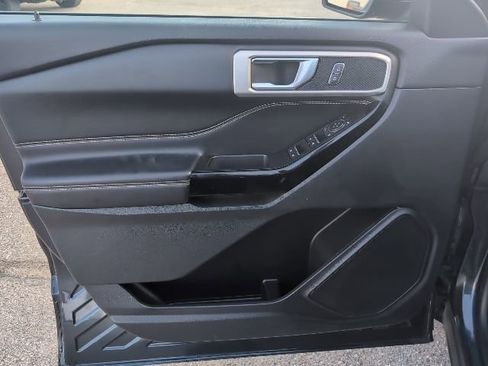 Certified 2022 Ford Explorer ST image 8