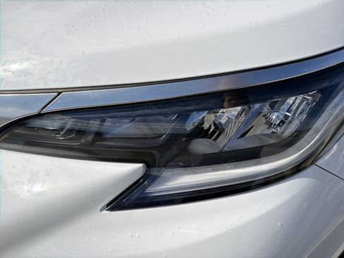 Used 2023 Toyota Sienna XSE image 6