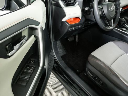 Used 2019 Toyota RAV4 Adventure w/ Cold Weather Package AWD/4WD image 7