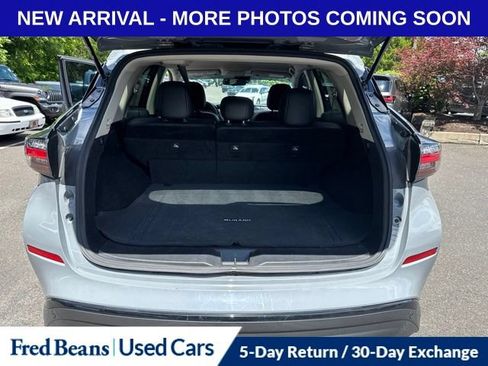 Used 2022 Nissan Murano SV w/ SV Midnight Edition Package FWD image 12