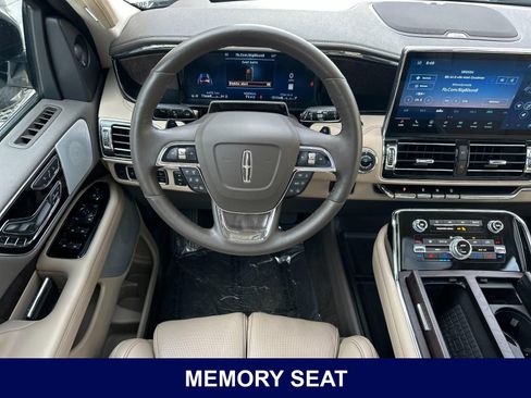Used 2024 Lincoln Navigator L Reserve AWD/4WD image 17