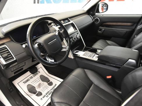 Used 2019 Land Rover Discovery HSE image 12