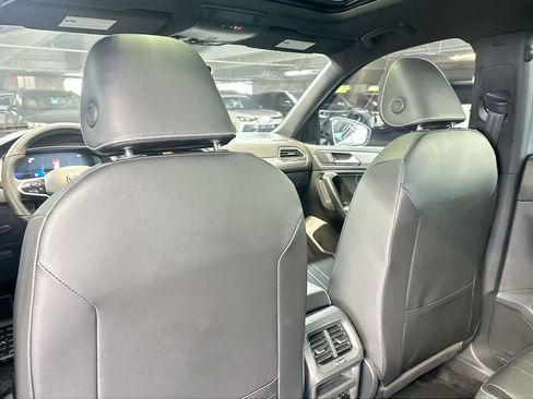 Certified 2024 Volkswagen Tiguan SE R-Line FWD image 23