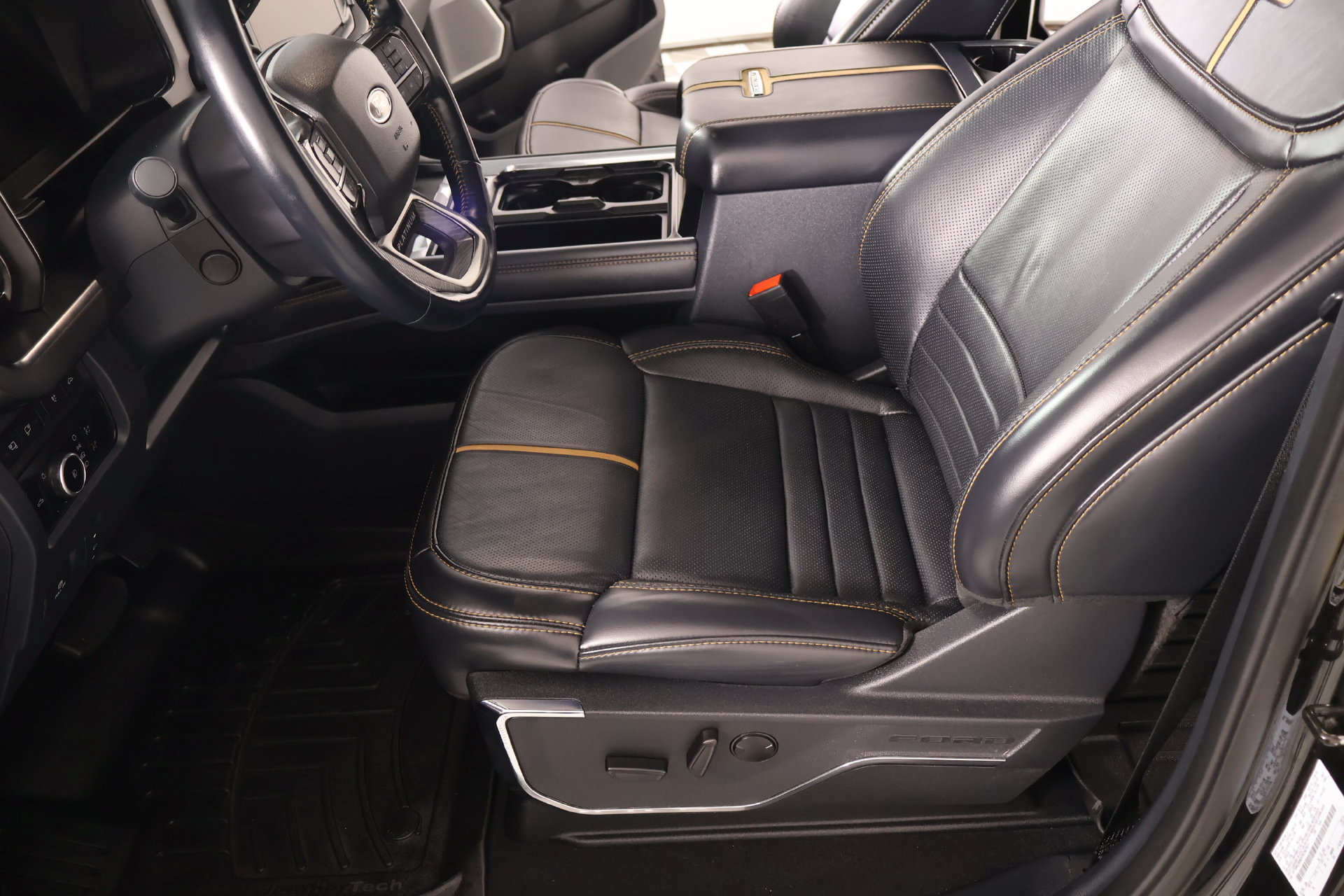 Used 2023 Ford F250 Platinum AWD/4WD image 12