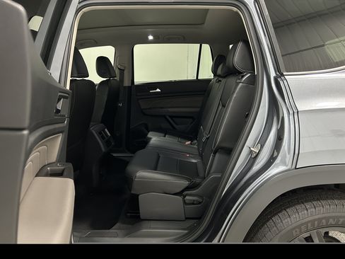 Used 2023 Volkswagen Atlas SEL R-Line AWD/4WD image 30