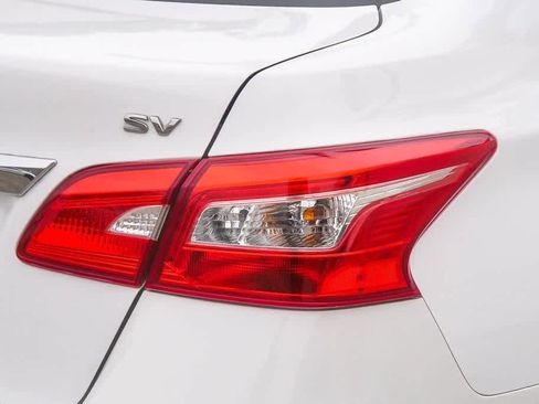 Used 2016 Nissan Sentra SV FWD image 10