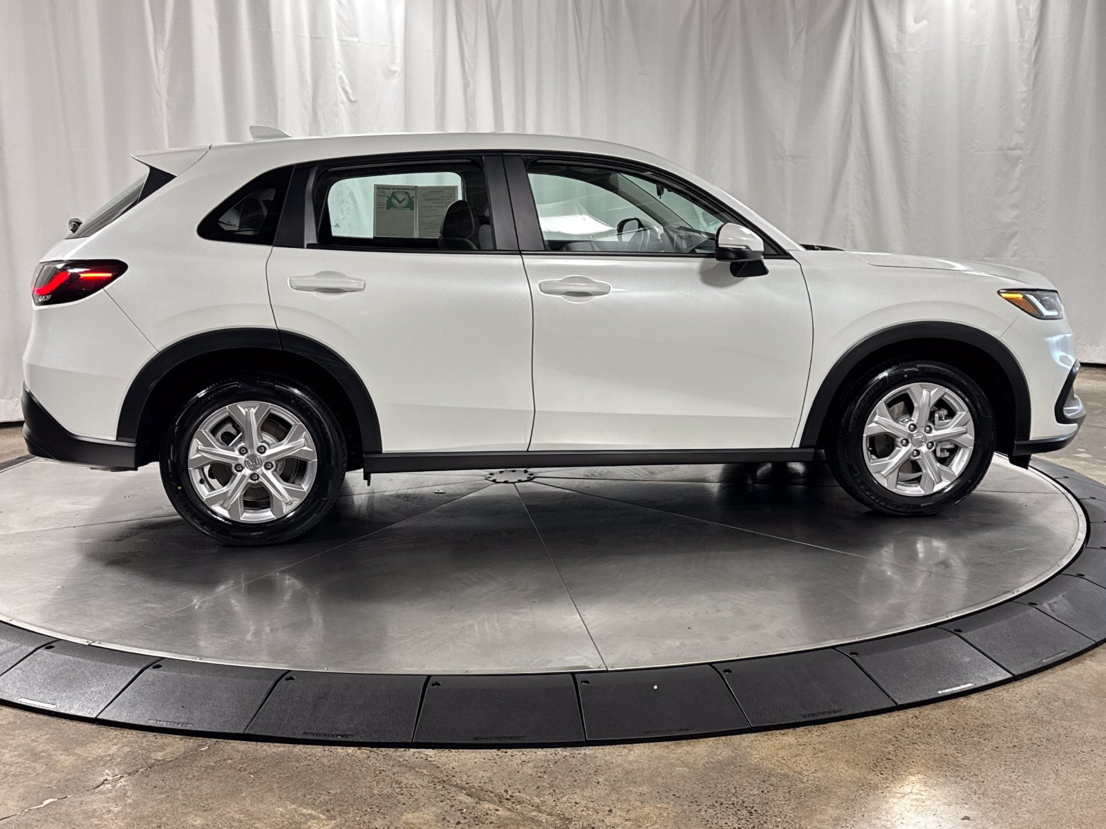 Certified 2024 Honda HR-V LX image 6