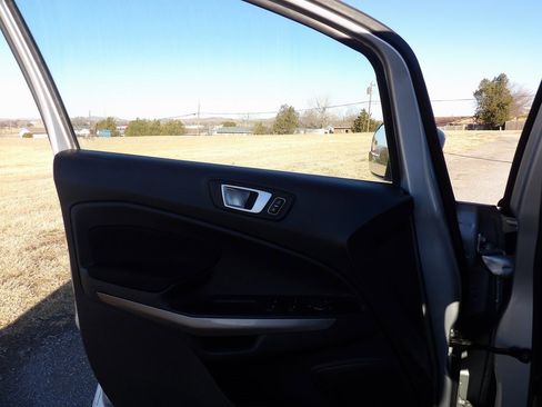 Used 2019 Ford EcoSport SE image 10