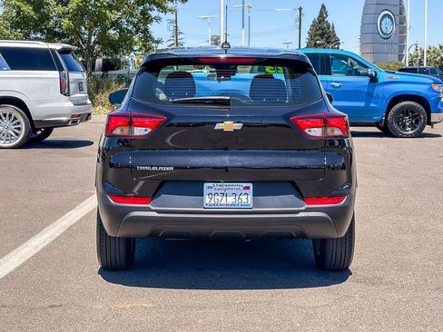 Used 2023 Chevrolet TrailBlazer LS FWD image 3