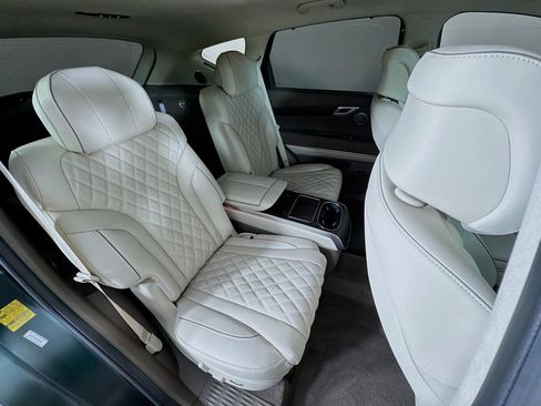 Certified 2024 Genesis GV80 3.5T Prestige Signature image 29