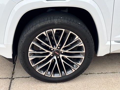 Used 2026 GMC Terrain Denali w/ LPO, Black Badging Package AWD/4WD image 16