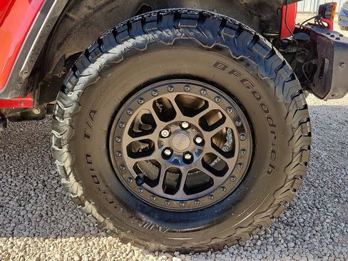 Used 2021 Jeep Wrangler Unlimited Rubicon w/ Xtreme Recon 35" Tire Package image 7