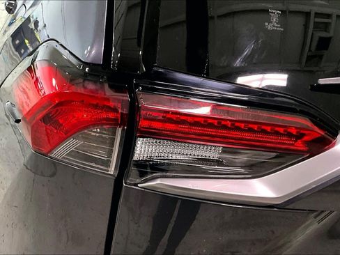 Used 2019 Toyota RAV4 Limited w/ Limited Grade Weather Package image 28