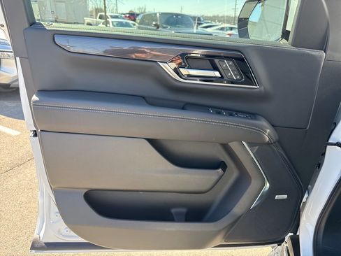 New 2026 GMC Yukon Elevation image 11