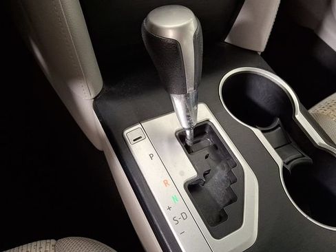Used 2012 Toyota Camry LE FWD image 15