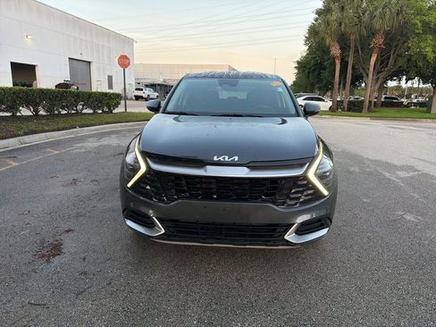 Used 2024 Kia Sportage EX image 8