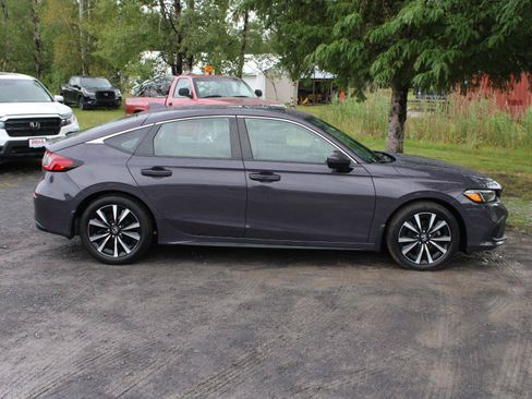 Used 2024 Honda Civic EX-L image 4