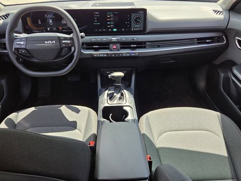 Used 2025 Kia K4 FWD image 14