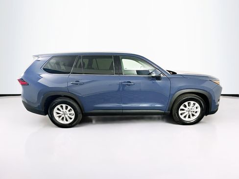 Used 2025 Toyota Grand Highlander AWD image 10