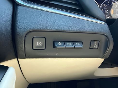 Used 2023 Buick Enclave Premium w/ Experience Buick Package FWD image 27