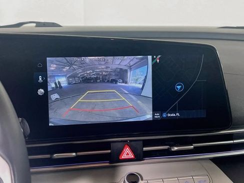 Used 2025 Hyundai Elantra Limited FWD image 13