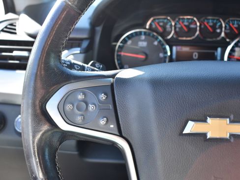 Used 2019 Chevrolet Suburban LT image 17